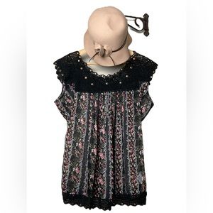 Hazel blouse , Size Large